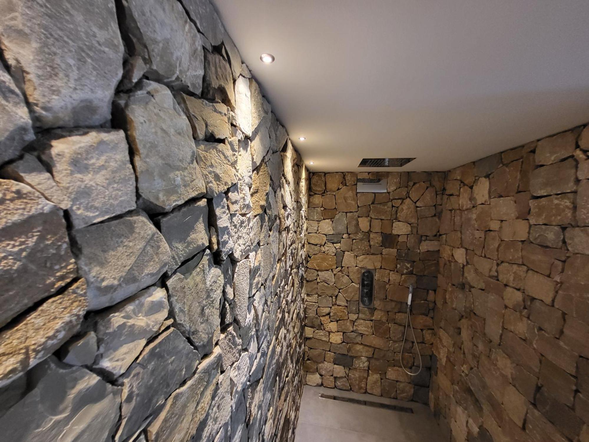 Attilio High Living Suites - Adults Only Torri Del Benaco Room photo